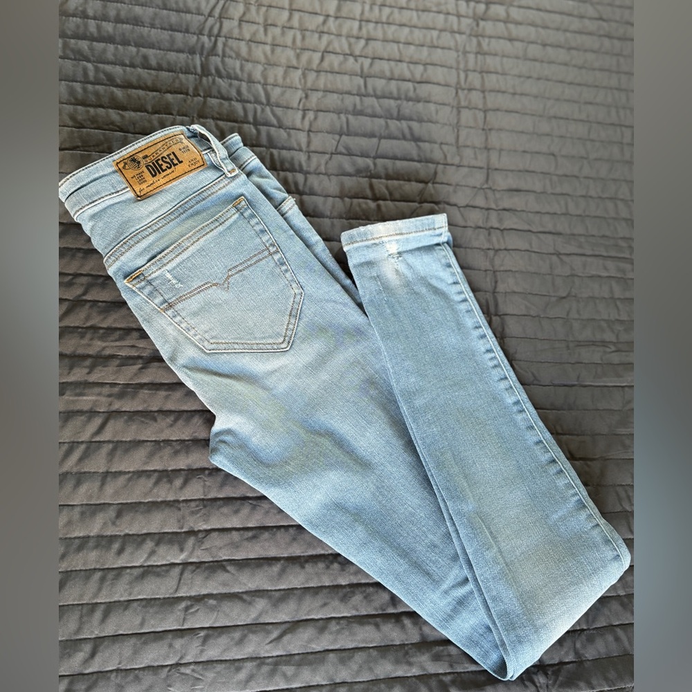 Women’s Diesel jeans skinzee xp W25L30 like new !!